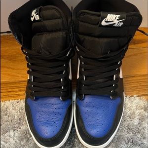 Air Jordan 1 royal toe used with an replacement box